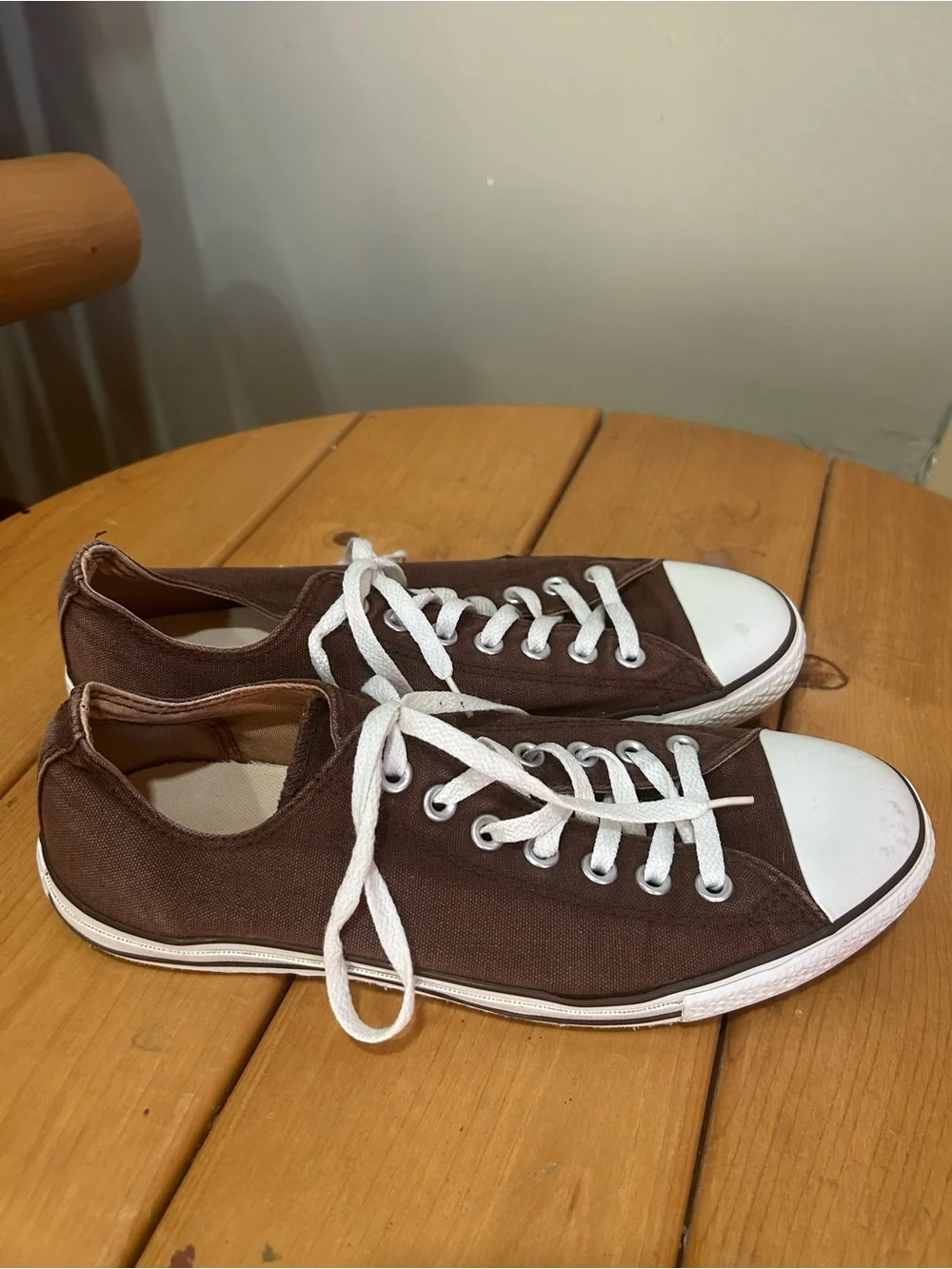 Converse Brown Canvas Low-Top Sneakers with White Toe Cap - Picture 4 of 4
